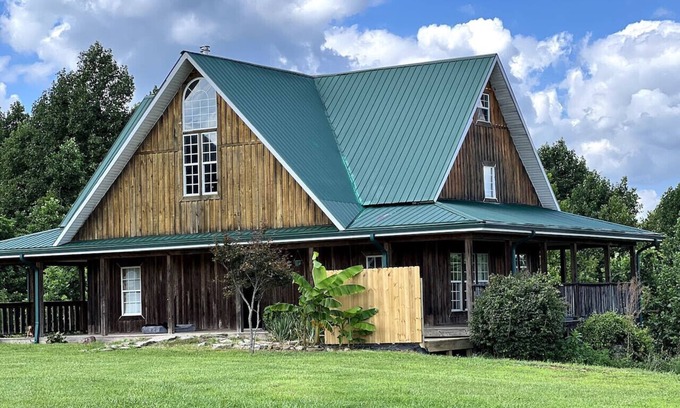 Pedro Cabin | Rustic Cabin Retreat!