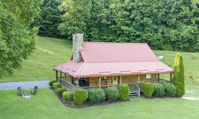 Elizabethton House | Rustic Cabin with a View on a Hundred Acre Farm
