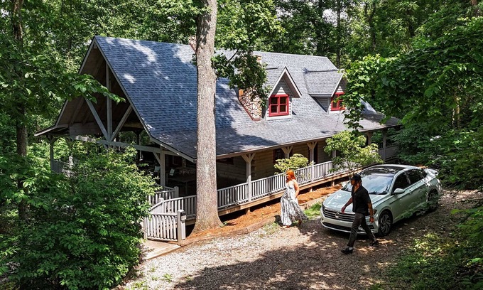 Rockbridge Cabin | Rustic Cedar Inn | Luxury Lodge | Kids Loft
