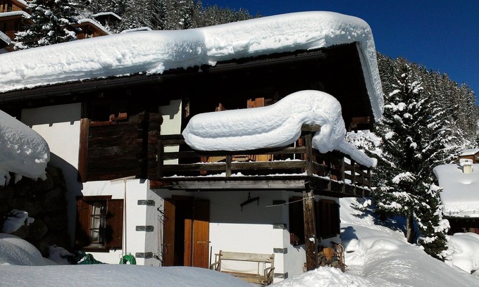 Grimentz Ski Chalet | Rustic chalet with tasteful furnishings. Fantastic view. 500m to the gondola.