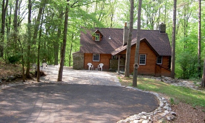 Frankford Cabin | Rustic country log cabin at Culver Lake.