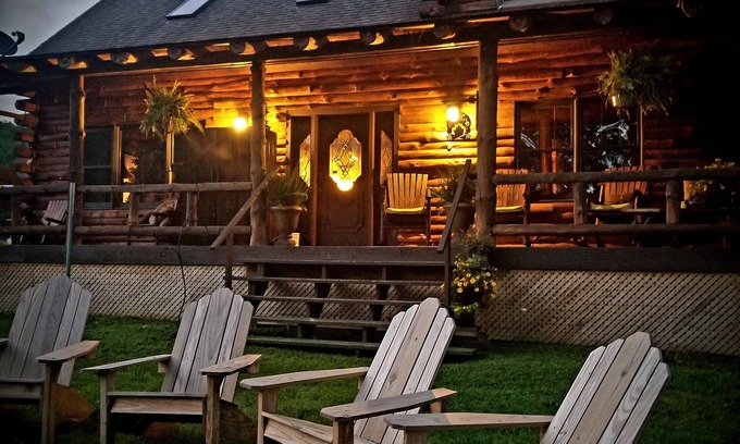 Mansfield Cabin | Rustic & Cozy Log Cabin in beautiful countryside with exceptional amenities!