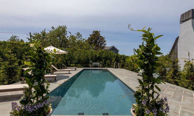 Bridgehampton House | Rustic elegance in this modern farmhouse with private pool, fantastic.