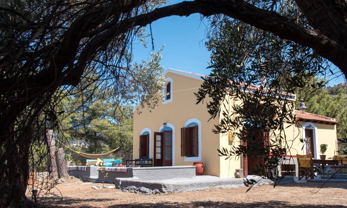 Panormos Cottage | Rustic Escape - Private Haven Near the Beach