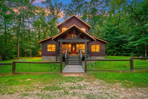 Broken Bow House | Rustic Family Getaway - Hot Tub, Pool Table, Pets, Near Attractions