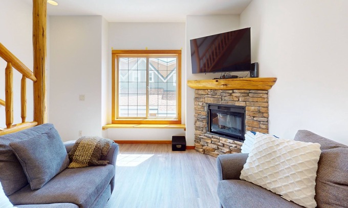 Big White Ski Resort House | Rustic haven w/dog & family-friendly layout w/private hot tub - walk to dining