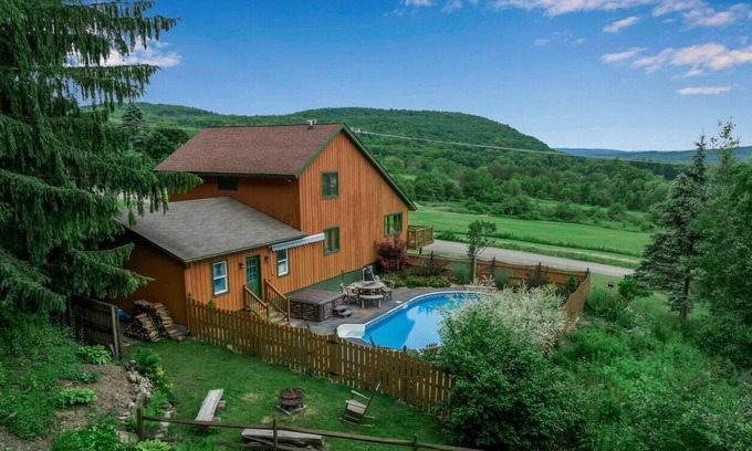 West Valley Ski Chalet | Rustic hillside cabin- hot tub & spectacular views