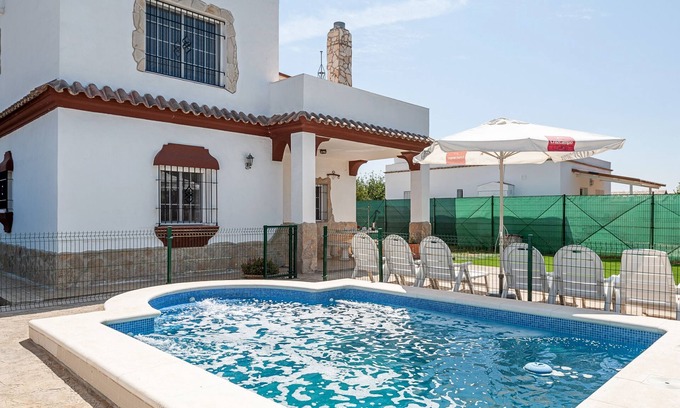 El Palmar House | Rustic Home Close to the Beach with Pool, Terrace, Garden & Wi-Fi; Parking Available, Pets Allowed