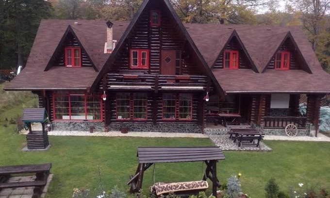 Predeal Cabin | Rustic House