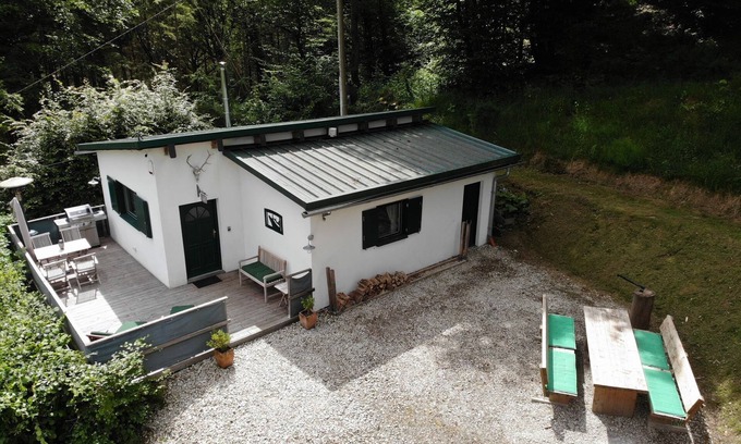 Grafendhron Cottage | Rustic hunting cottage with valley view in the Hunsrück