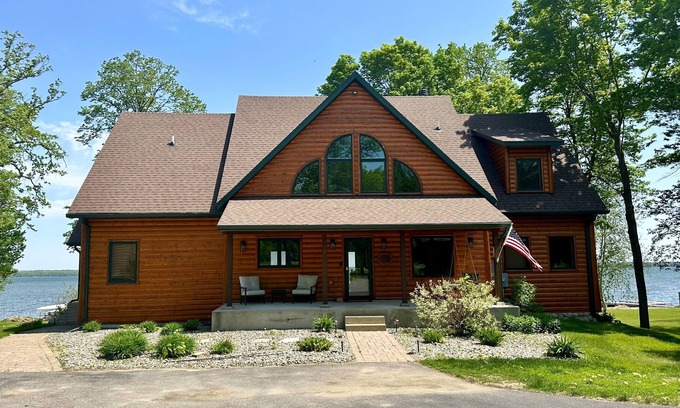 Walker Cabin | Rustic Lodge on Leech Lake, minutes from Walker!