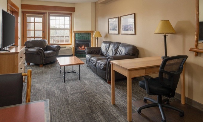 Vancouver Hotel | Rustic Lodge Room w/Balcony, On-site Restaurant & Scenic Atmosphere