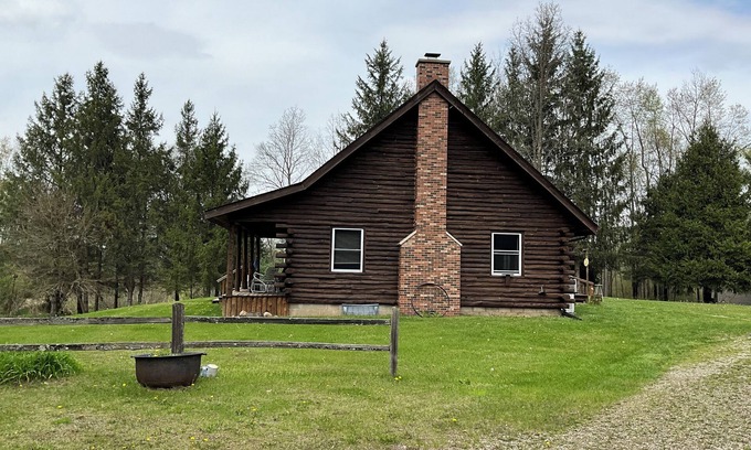 Mosherville Cabin | Rustic Log Cabin Woodland Retreat