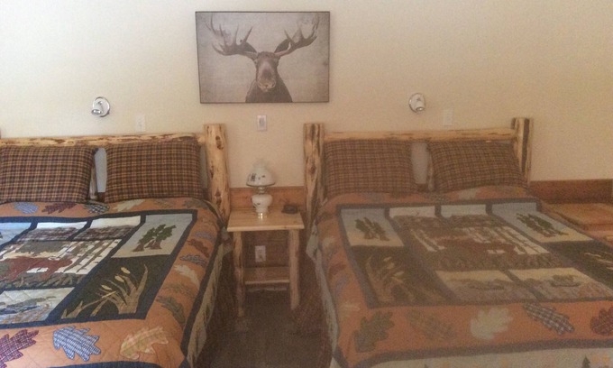 Talkeetna Cabin | Rustic log Family cabin #8