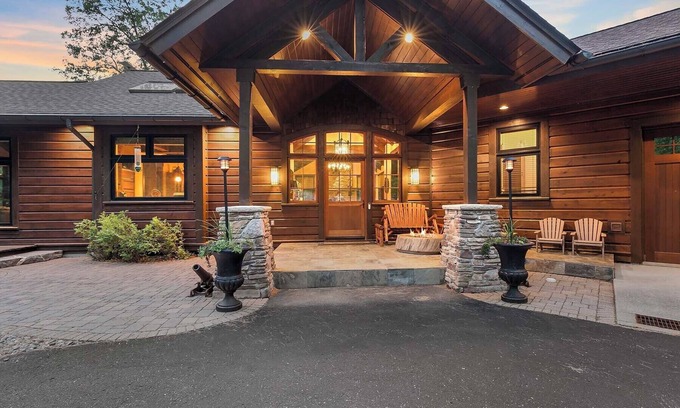 Breezy Point Cabin | Rustic Luxurious Lakehouse on Expansive Private Shoreline of Ossawinnamakee Lake