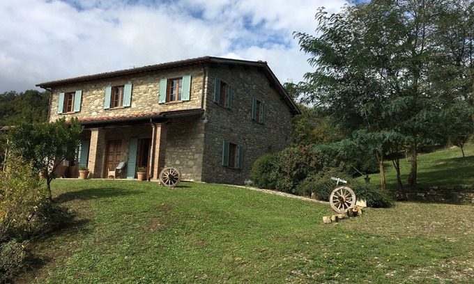 Talla Villa | Rustic luxury and breathtaking views near Arezzo in Casentino - 3br sleeps 6