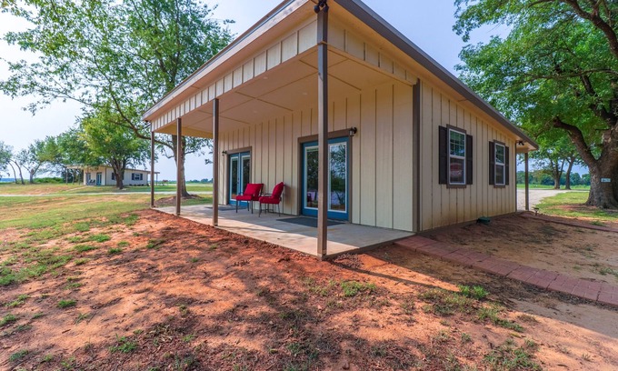 Albany Cabin | Rustic luxury at Captain Allred's Cabin