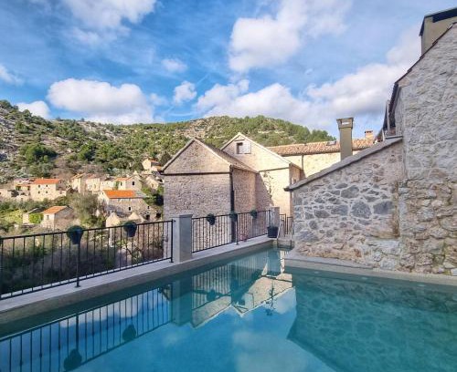 Hvar Villa | Rustic luxury Villa Fulmin