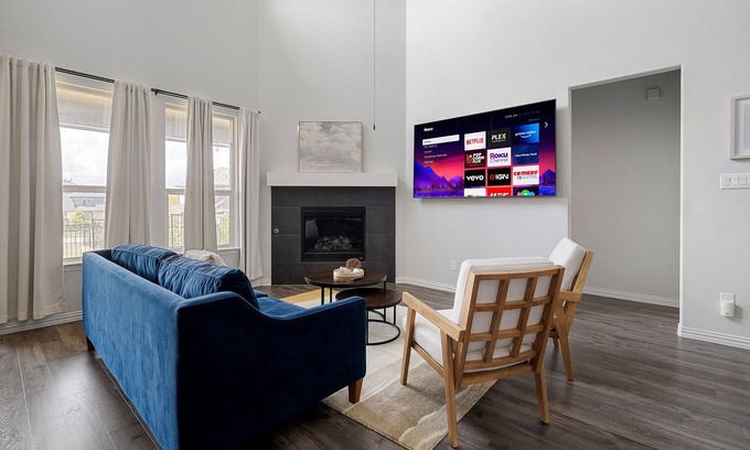 Weston House | Rustic Modern 5BR Frisco Home | In-Law Suite | Come Stay With Us!