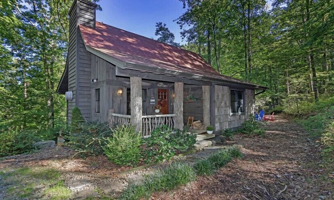 Brevard Cabin | Rustic Mountain Cabin