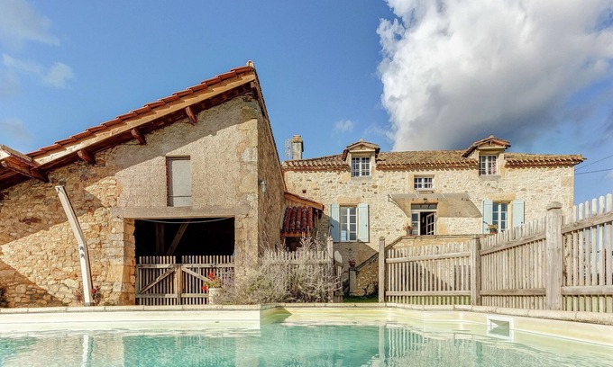 Loubejac House | Rustic Retreat for Families