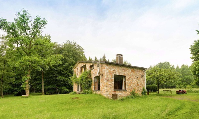 Bellevaux House | Rustic Retreat in Houvegné