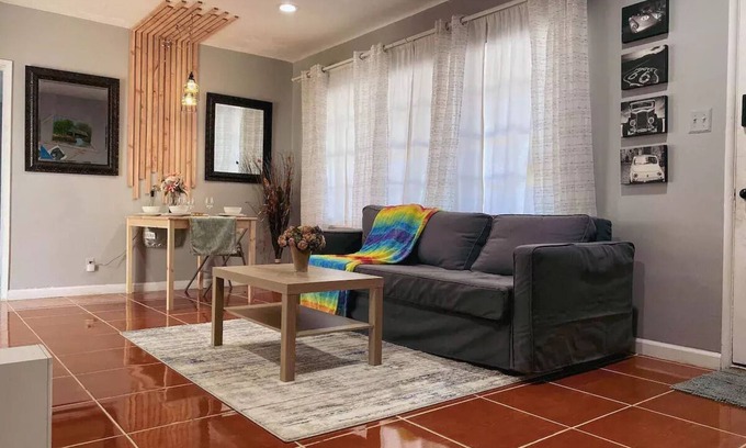 Santa Ana House | Rustic Retreat near Disney !nn