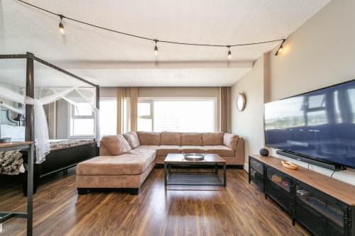 Downtown Edmonton Apartment | Rustic & Rogers Place, Free Parking!
