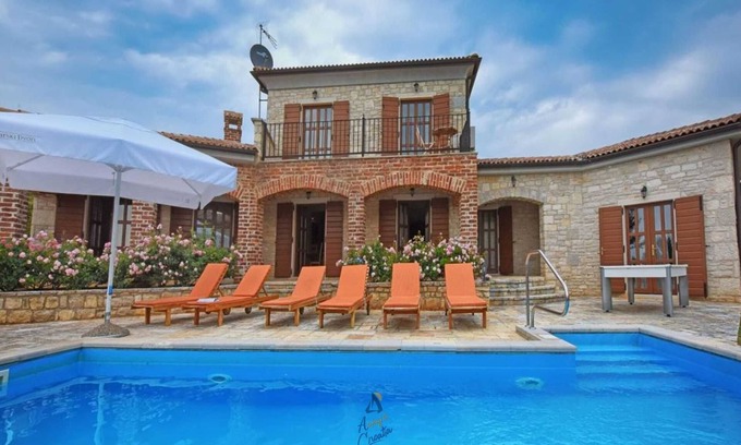 Heraki Villa | Rustic stone villa with private pool!