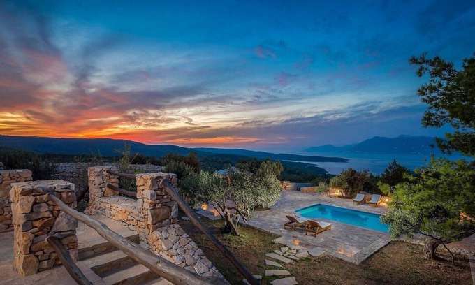 Povlja Villa | Rustic Villa Mario pool, sea view, panoramic view, quiet area, bbq, family