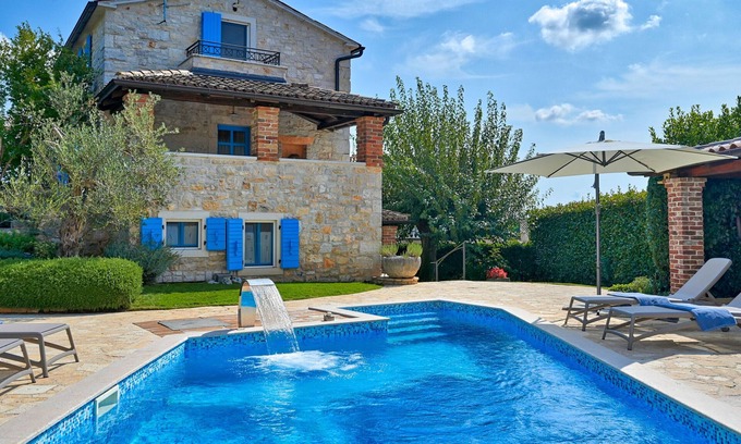 Kirmenjak Villa | Rustic Villa Simone with outdoor pool in Porec