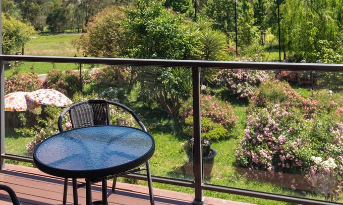 Labertouche House | Rustic Winery Villa | 5BR Stay with Scenic Views