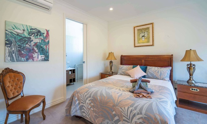 Labertouche House | Rustic Winery Villa | Queen Bed Room 5 with En-Suite