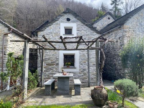 Gordola House | Rustico dans charmant hameau vue lac Verzasca