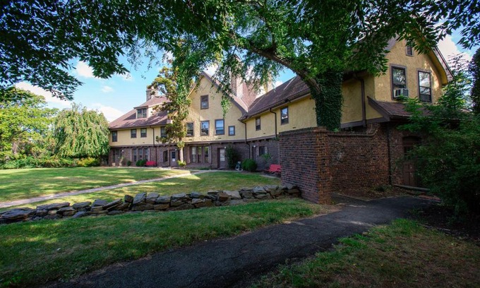 New Brunswick Hotel | Rutgers University Inn and Conference Center