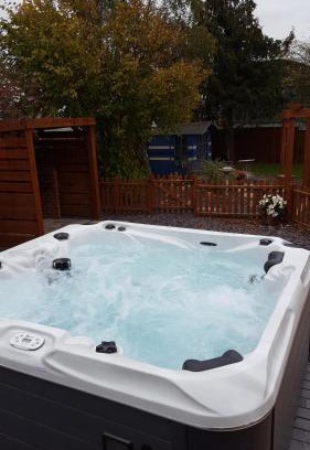 Pontesbury Other | Ruth's Rest Country Retreat with private Hot Tub