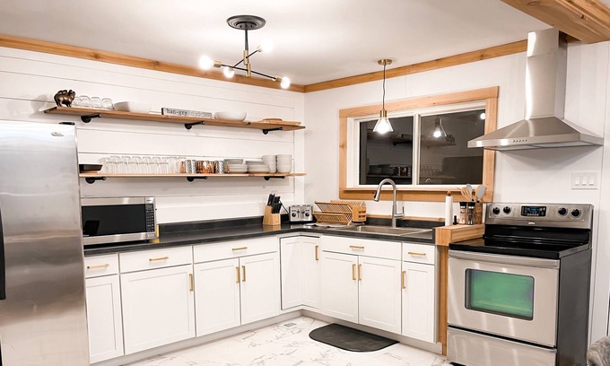 Borderland House | Ruth Trace Hallow Oasis