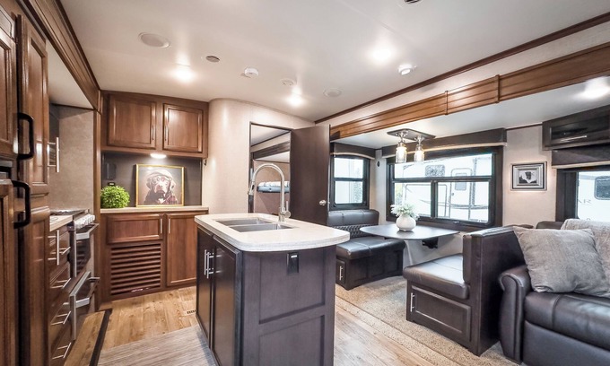 Kenora Resort | RV 1 Hill Top with amazing Lake Views c/w Queen Bed and Bunks