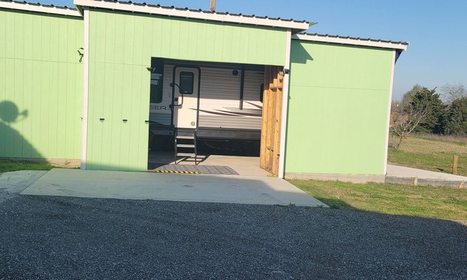 Redwood House | RV 5 min to San Marcos river/4min to c s r hospital