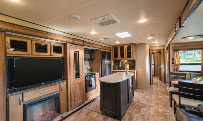 Kenora House | RV 9 Luxury Glamping with Amazing Lake Views!