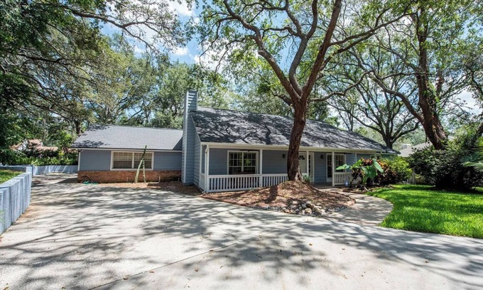 Fairvilla House | RV In Orlando, Close To Everything