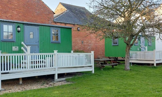Wigton Cottage | Ryans Retreat, shepherds hut with hot tub and pet friendly close to beach and Hadrian's Wall