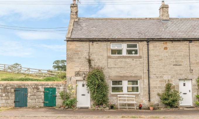 Thropton Cottage | RYEHILL FARM COTTAGE, pet friendly, with open fire in Thropton