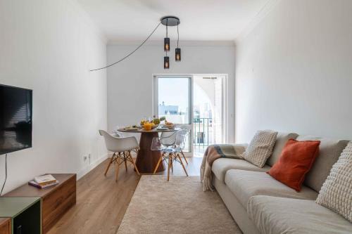 Castelo Apartment | São Rafael 1 Bedroom with Pool