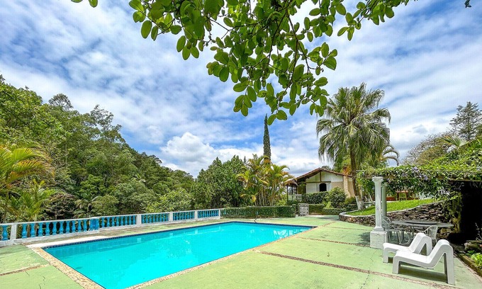 Sao Joao Novo House | Sítio Casa Grande c piscina e churrasq - São Roque