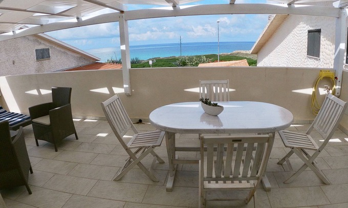 Putzu Idu Apartment | S'arena Soada Facing the Sea