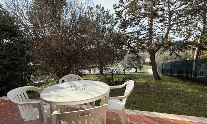 Sirolo Apartment | S077 - Sirolo, three-room apartment with garden in the center