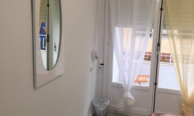 Pla del Bon Repos Apartment | (S1)-Bright modern 3 Bedroom Flat City Centre beach 10-12 minutes walk