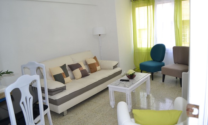 Alicante Apartment | (s2) - Bright modern 3 Bedroom Flat Sleeps 6 City center and beach 10-12 minutes