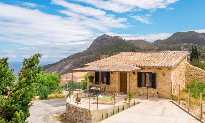Banyalbufar House | Sa Caseta des Camp by Interhome